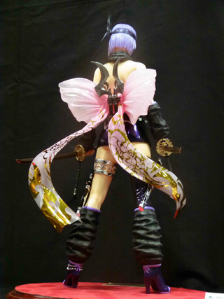 Illustration for article titled This Bayonetta Figure Pistol Kicks Out A Whopping Price Tag